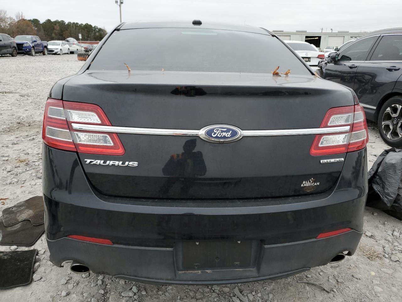Ford Taurus Se