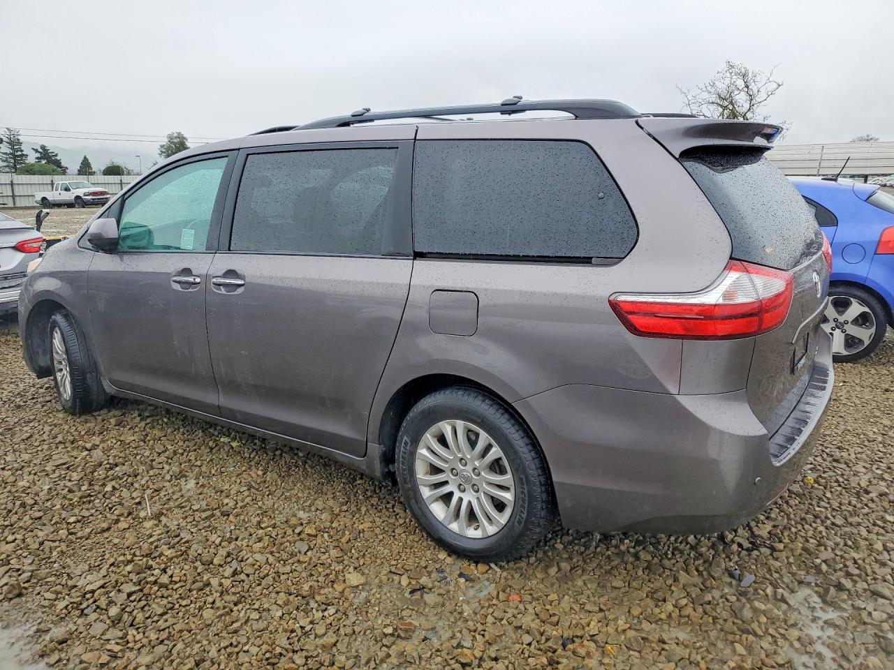 Toyota Sienna Xle