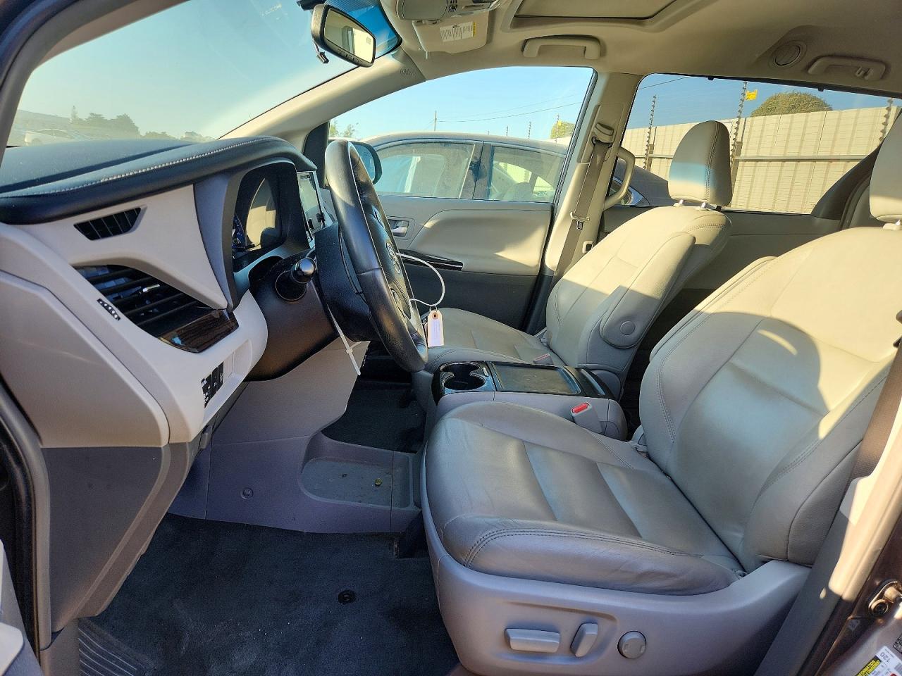 Toyota Sienna Xle