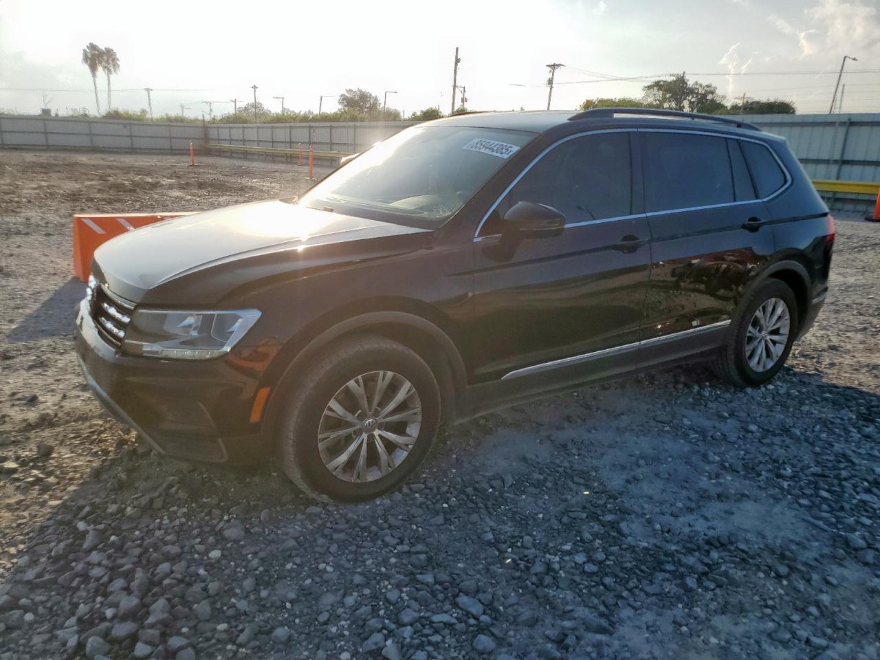 Salvage Volkswagen Tiguan Image