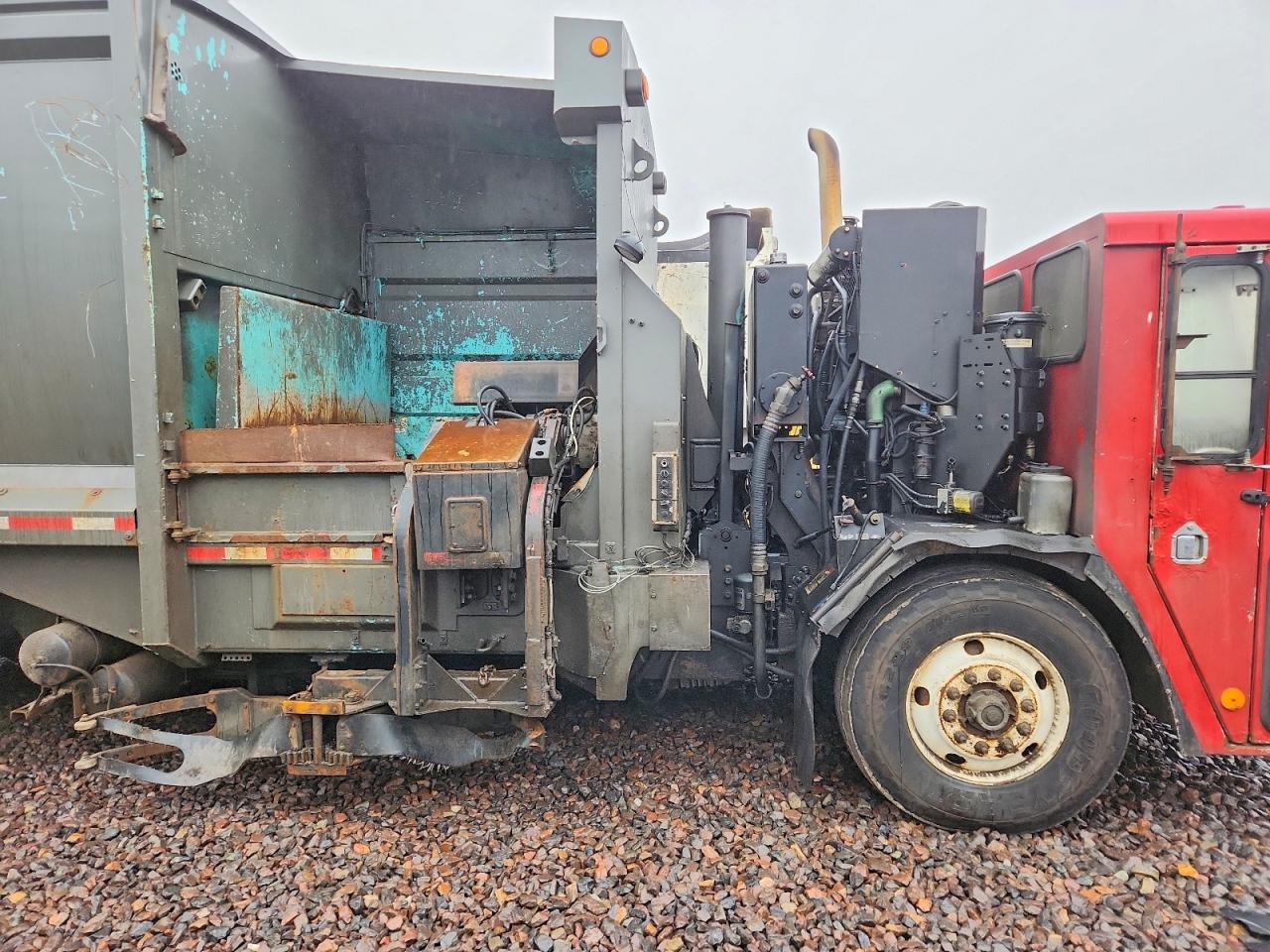 Crane Carrier Low Entry
