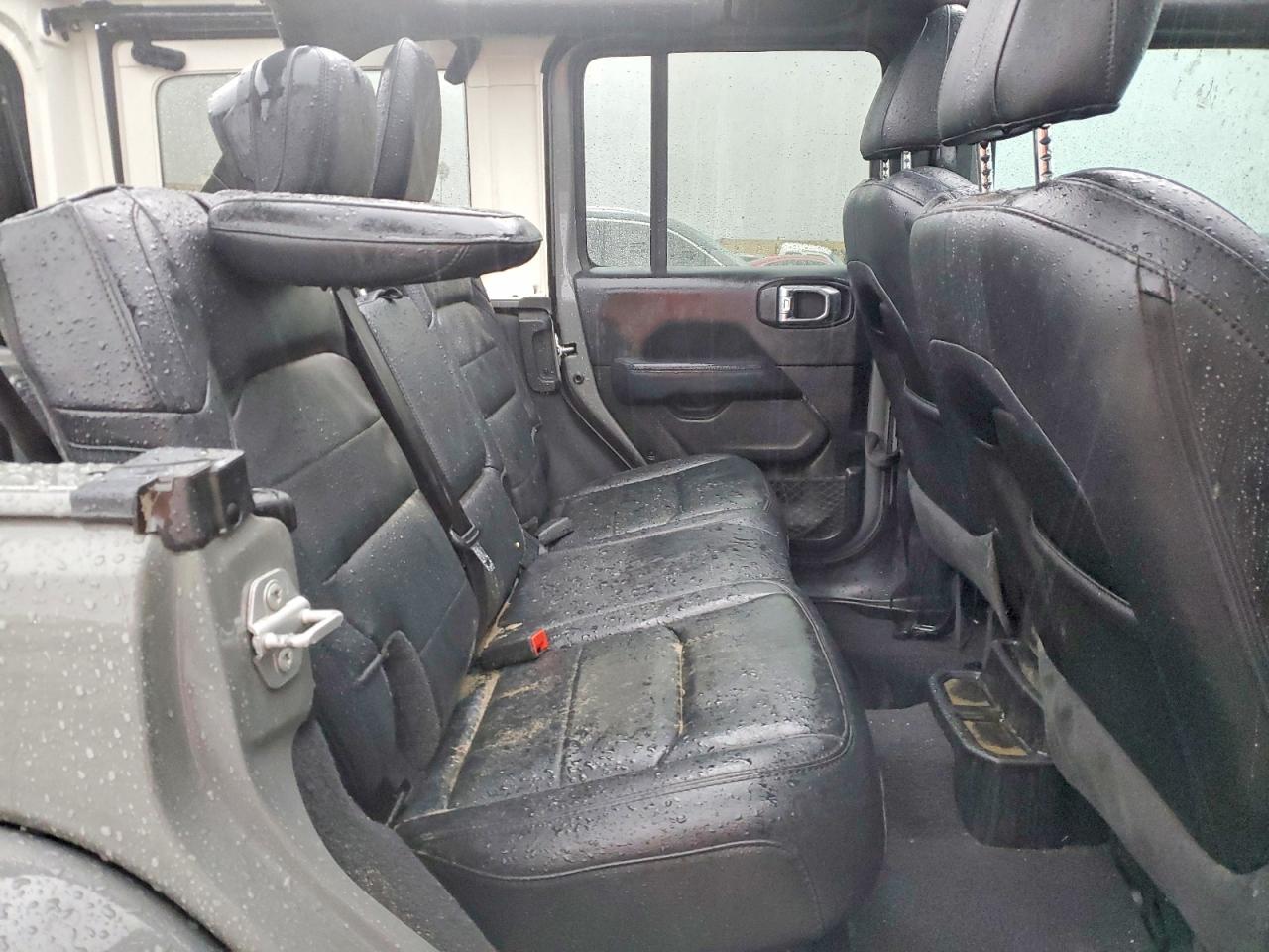 Jeep Wrangler Sahara