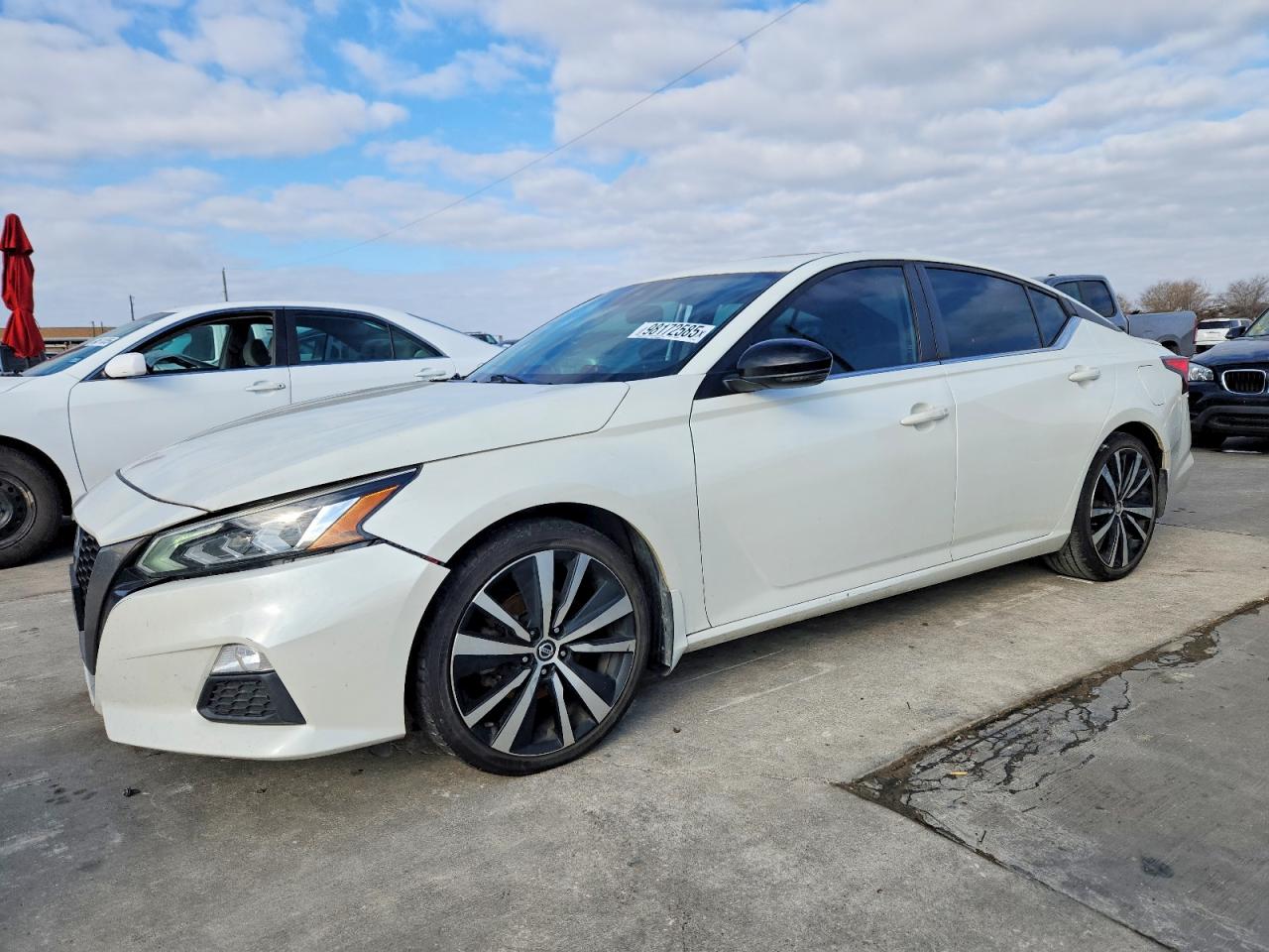 Salvage Nissan Altima Image