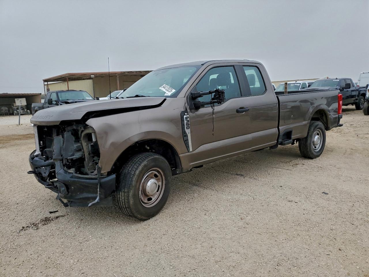Salvage Ford F-350 Image