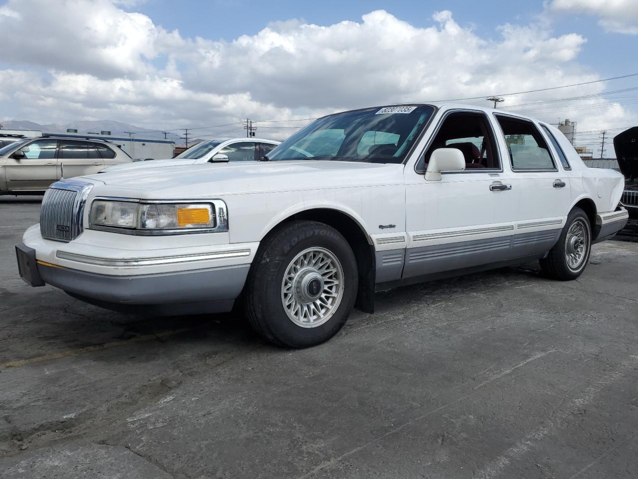 Salvage Lincoln Towncar Image