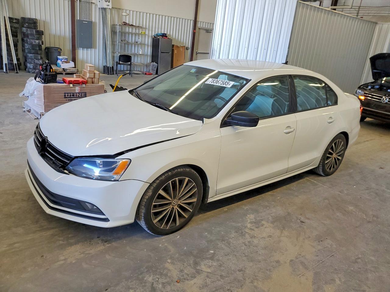 Salvage Volkswagen Jetta Image