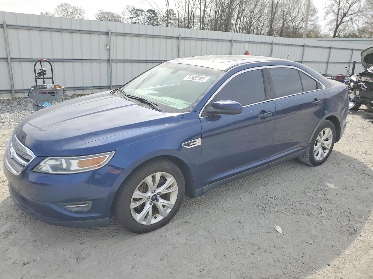 Salvage Ford Taurus Image