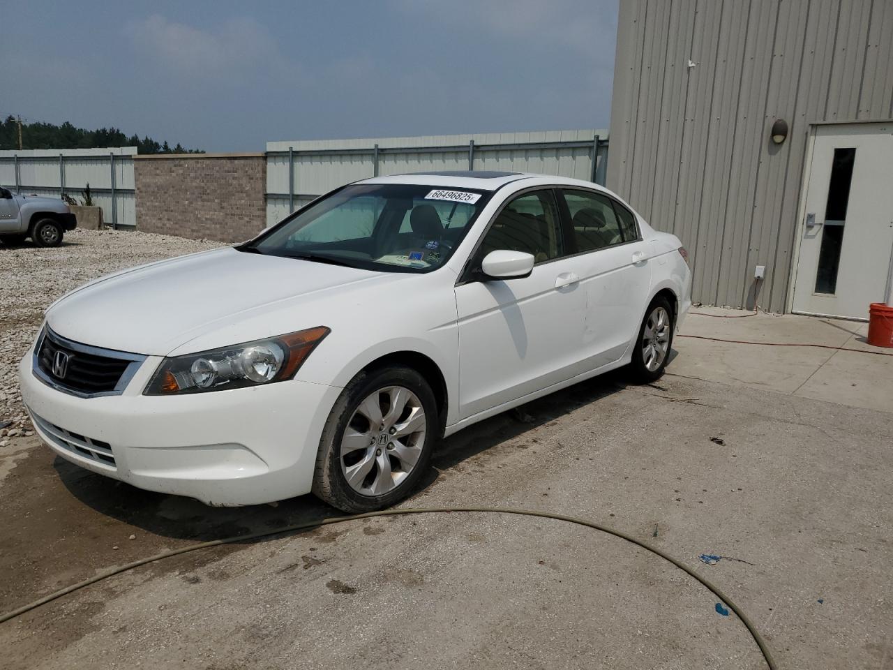 Salvage Honda Accord Image