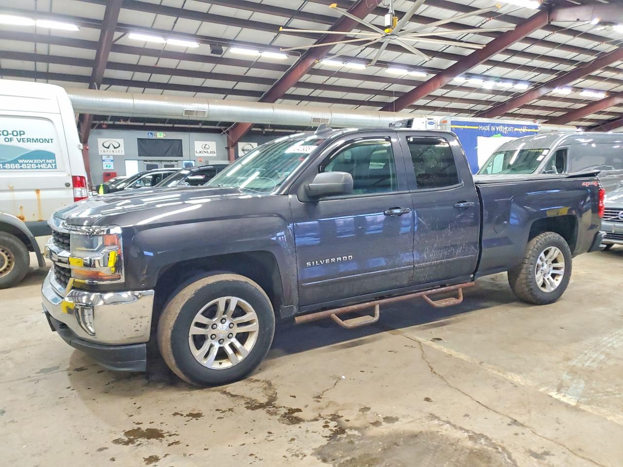 Salvage Chevrolet Silverado Image