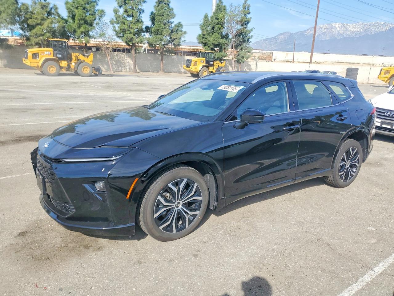Salvage Toyota Crown Signia Image