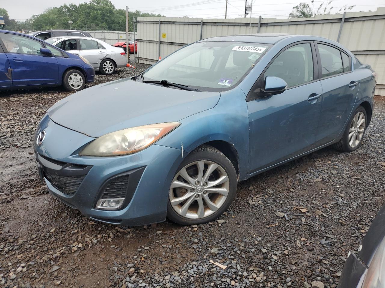 Salvage Mazda Mazda3 Image