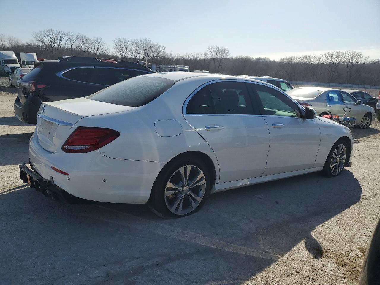 Mercedes-Benz E-Class 300