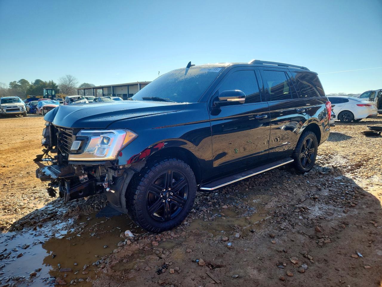 Salvage Ford Expedition Image