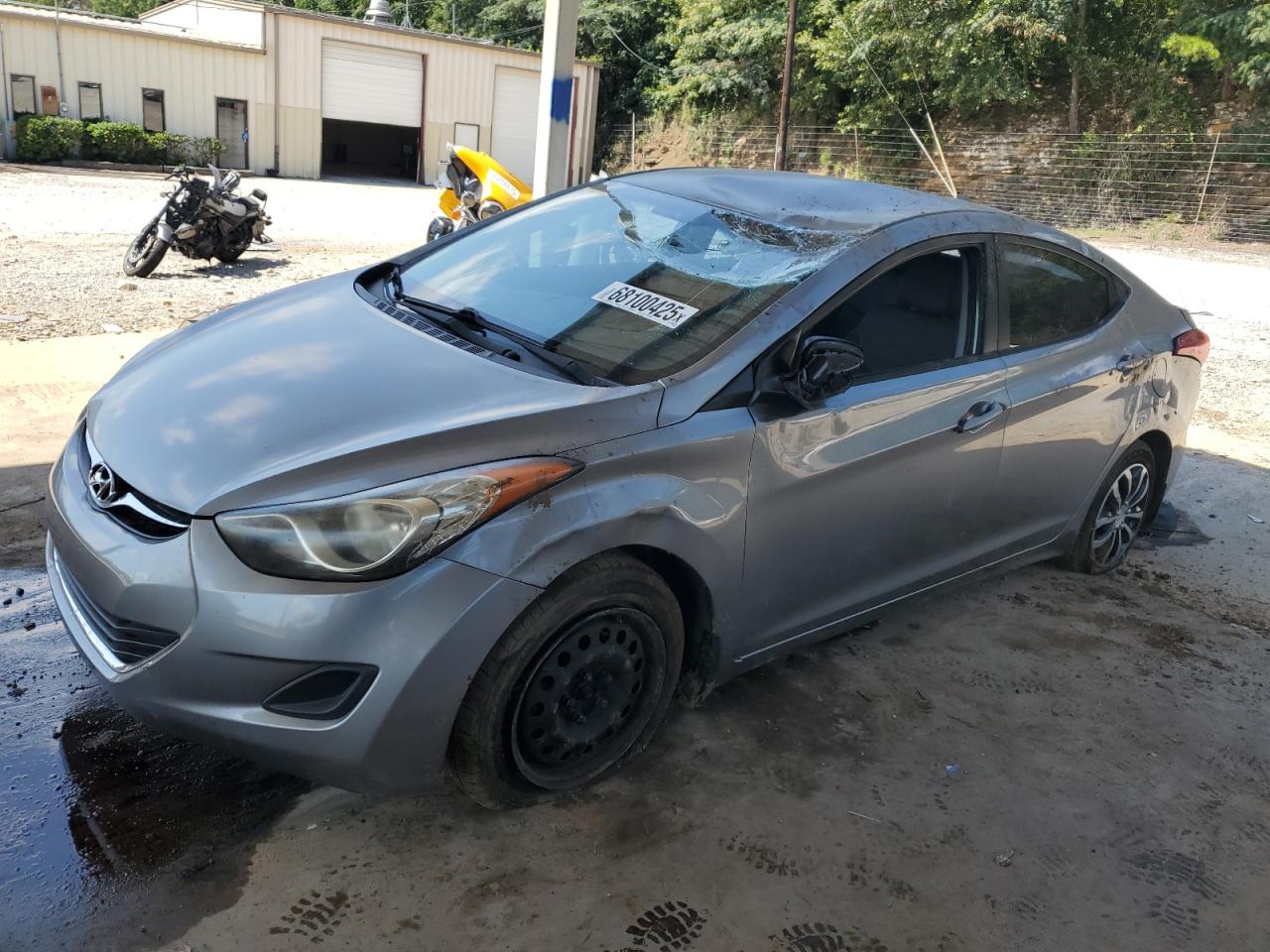 Salvage Hyundai ELANTRA Image