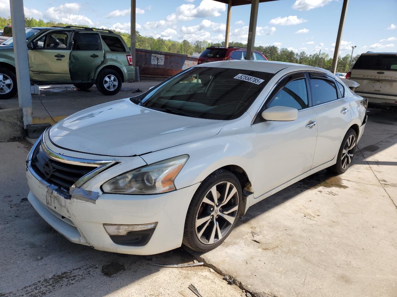Salvage Nissan Altima Image