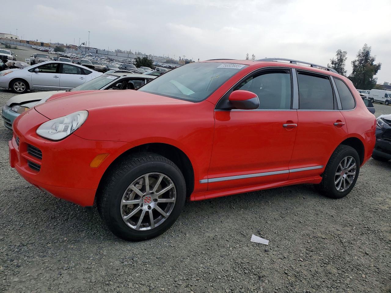 Salvage Porsche Cayenne Image