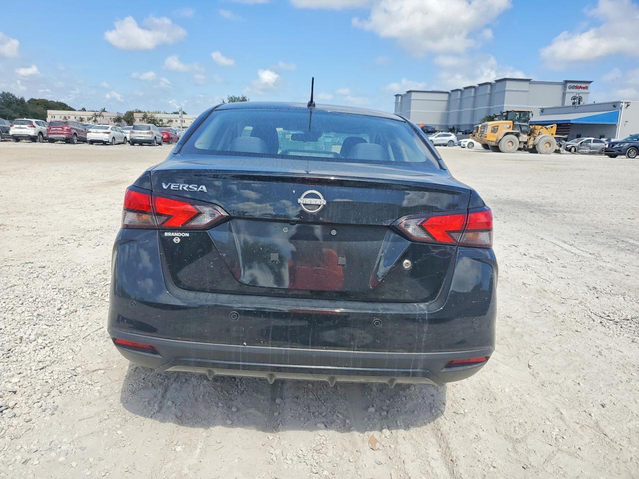 Nissan Versa S