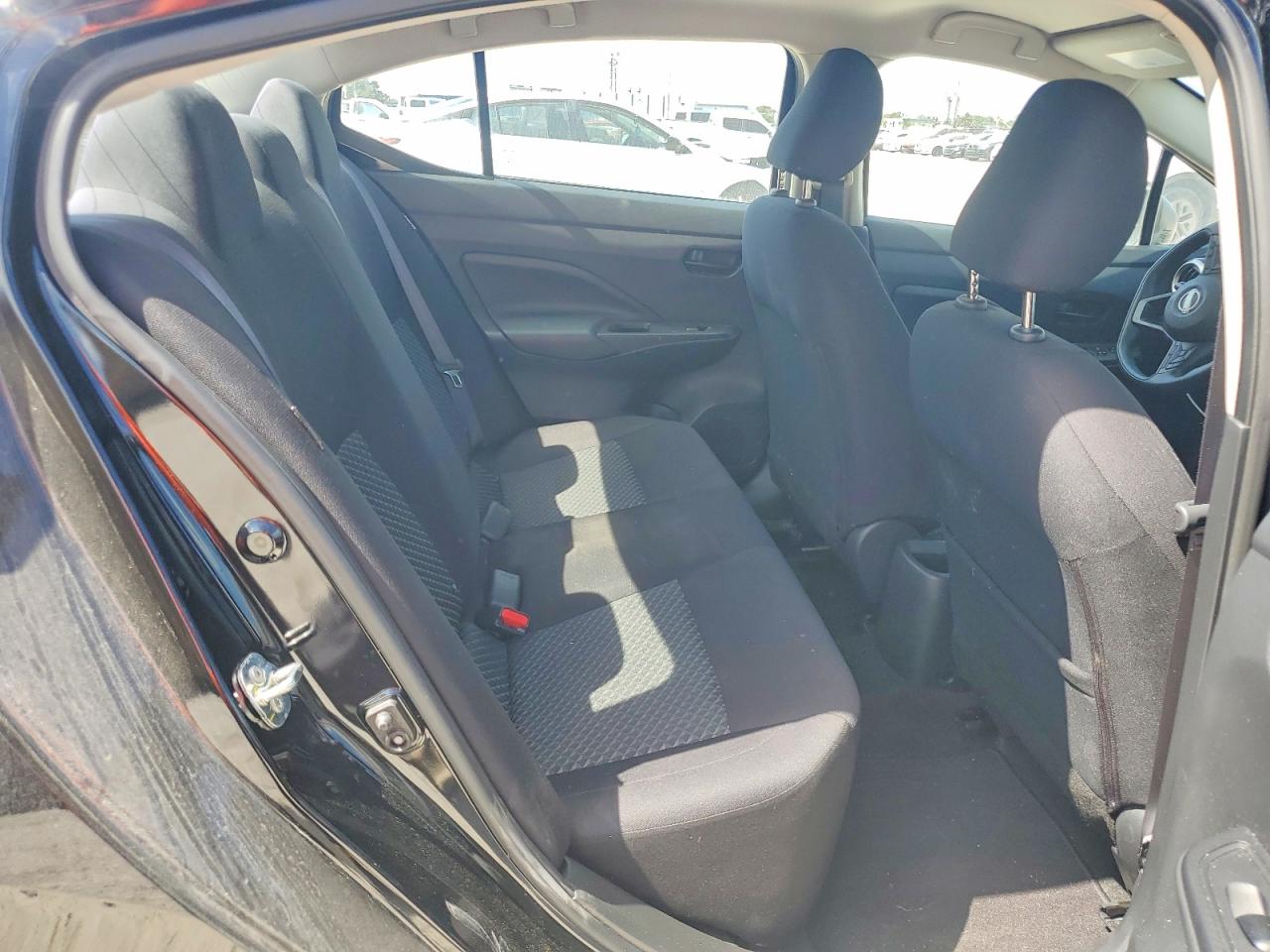 Nissan Versa S