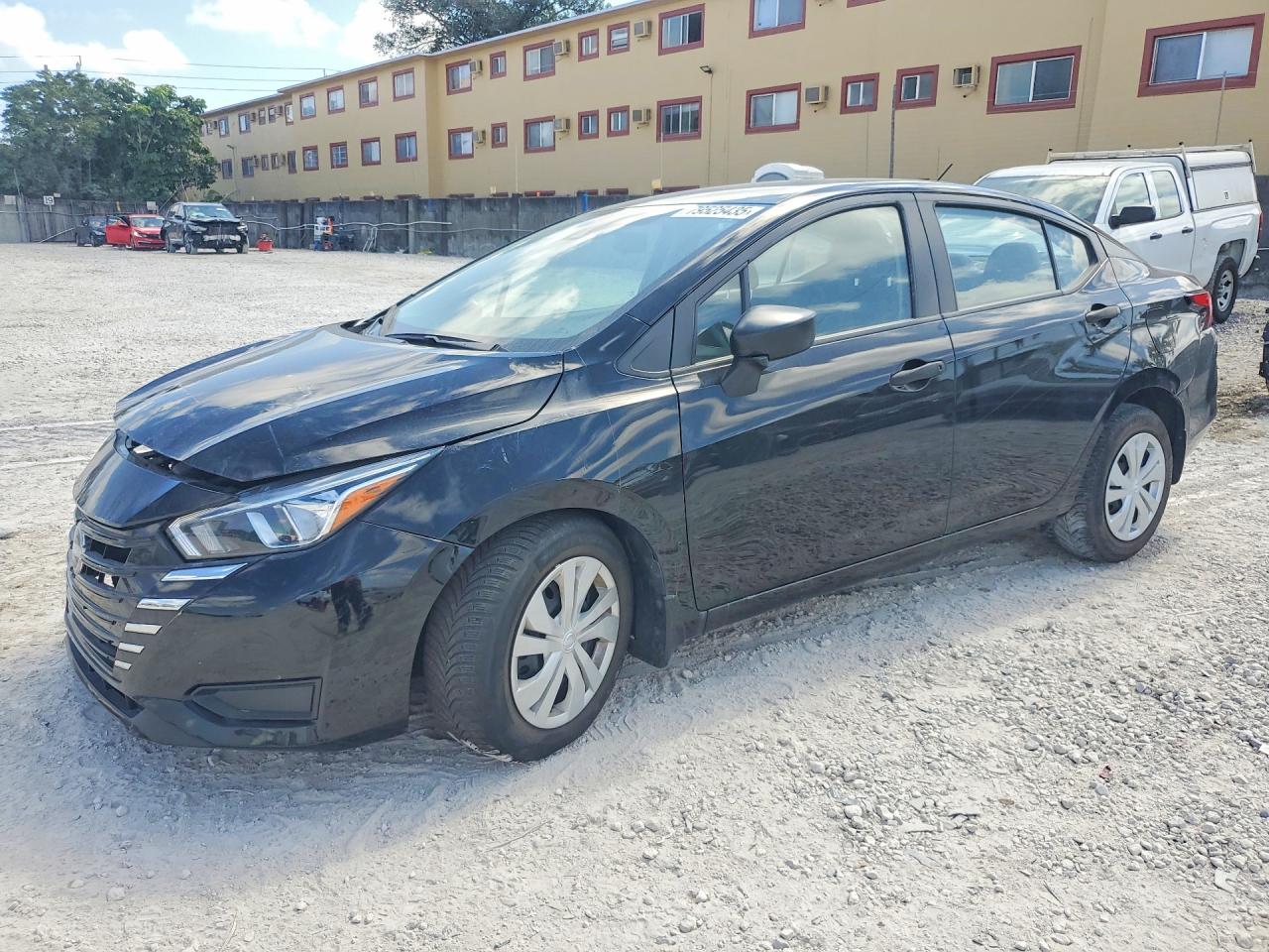 Salvage Nissan Versa Image