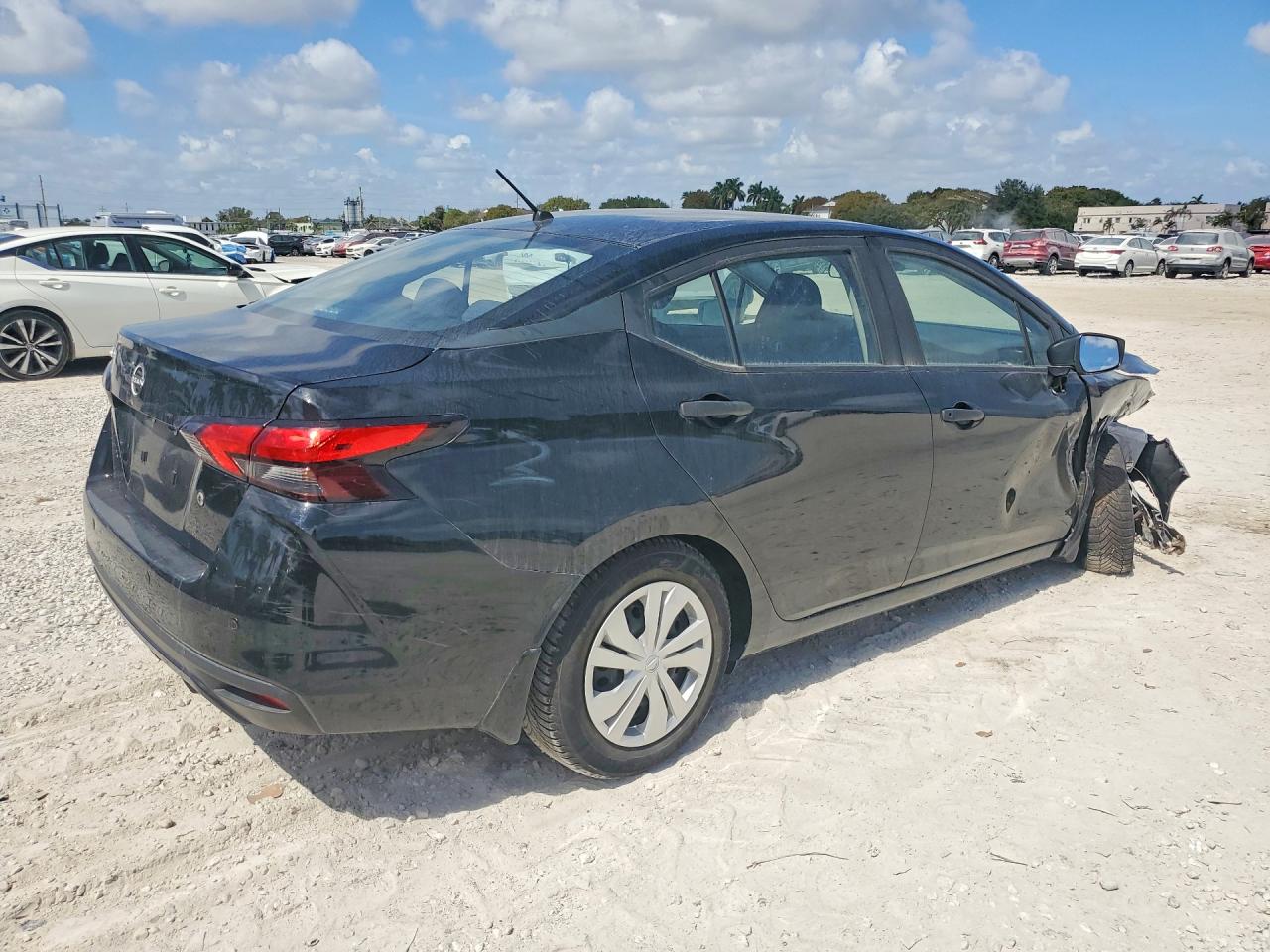 Nissan Versa S