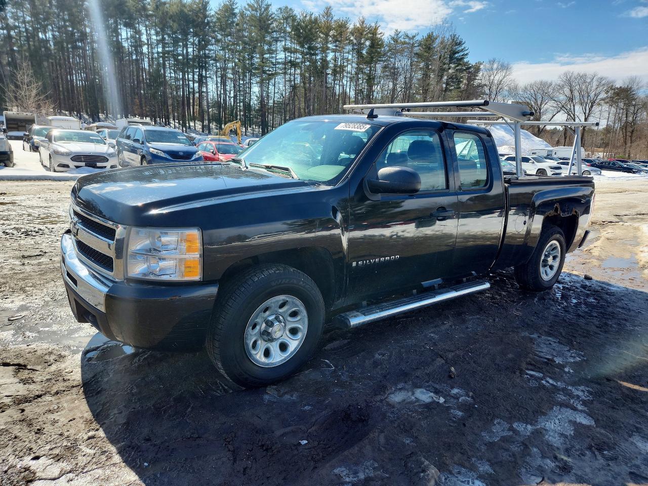 Salvage Chevrolet Silverado Image