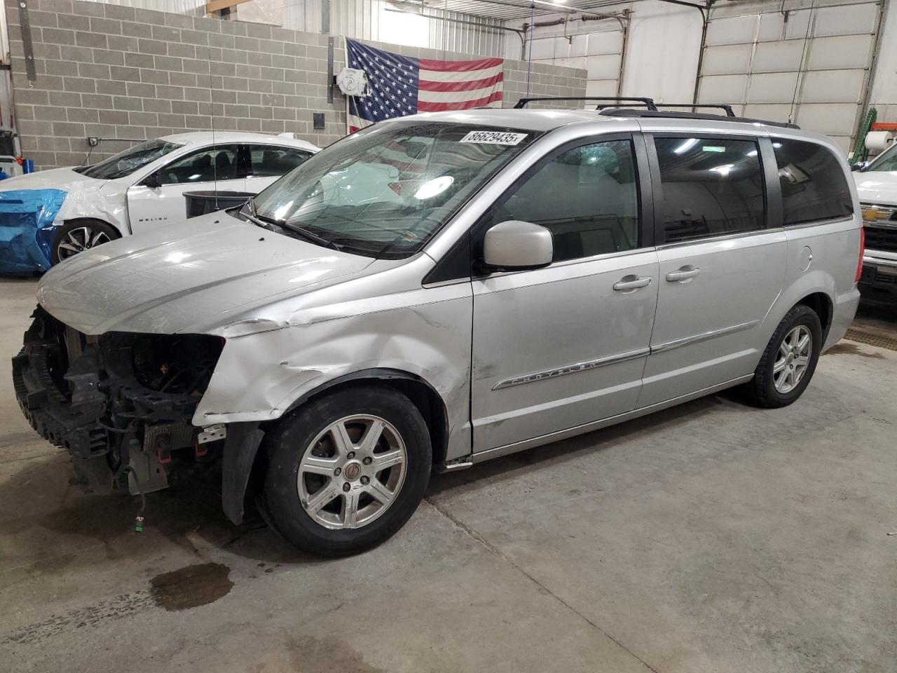 Salvage Chrysler Minivan Image
