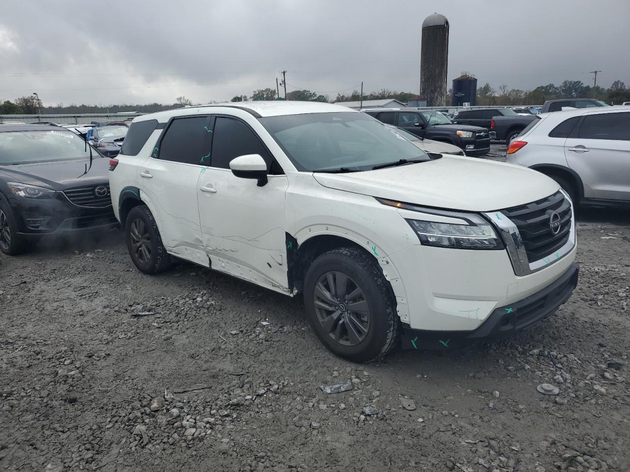 Nissan Pathfinder S