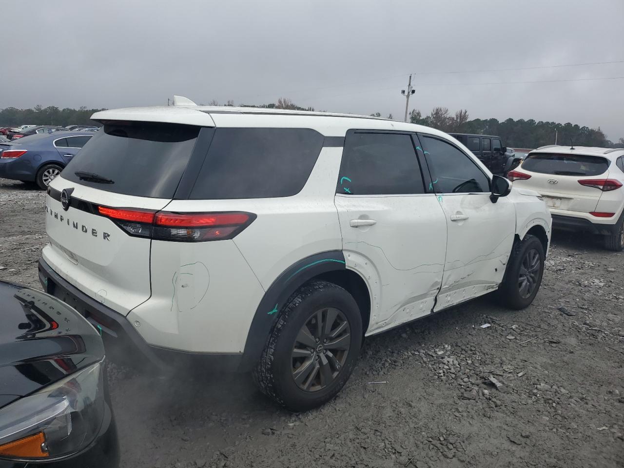 Nissan Pathfinder S