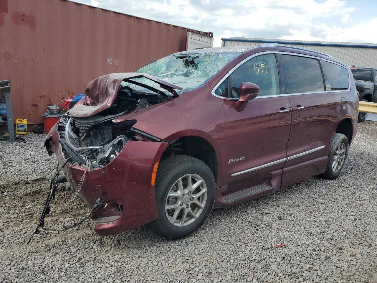 Salvage Chrysler Pacifica Image