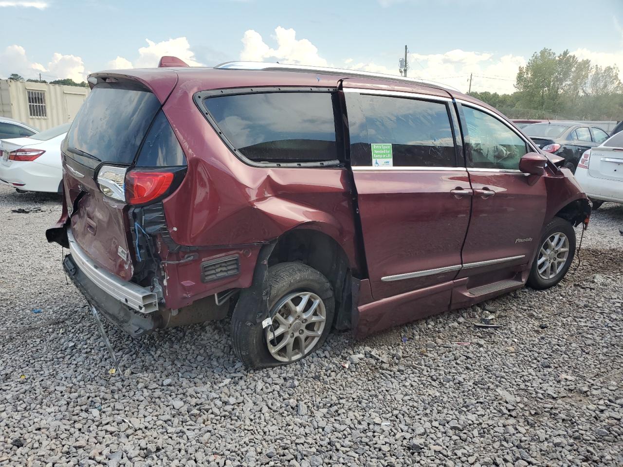 Chrysler Pacifica Touring L