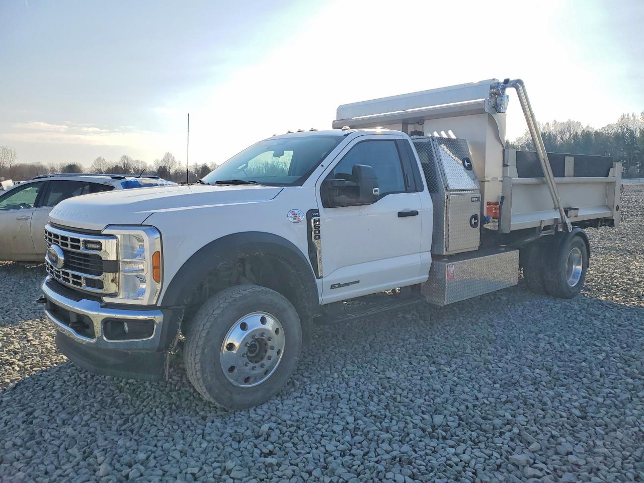 Salvage Ford F-600 Image