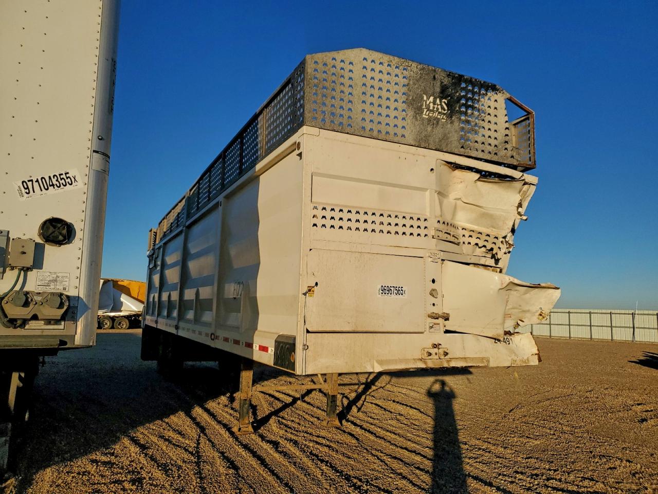 Salvage Urwi Metal Image