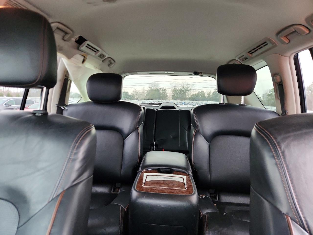 Nissan Armada Sv