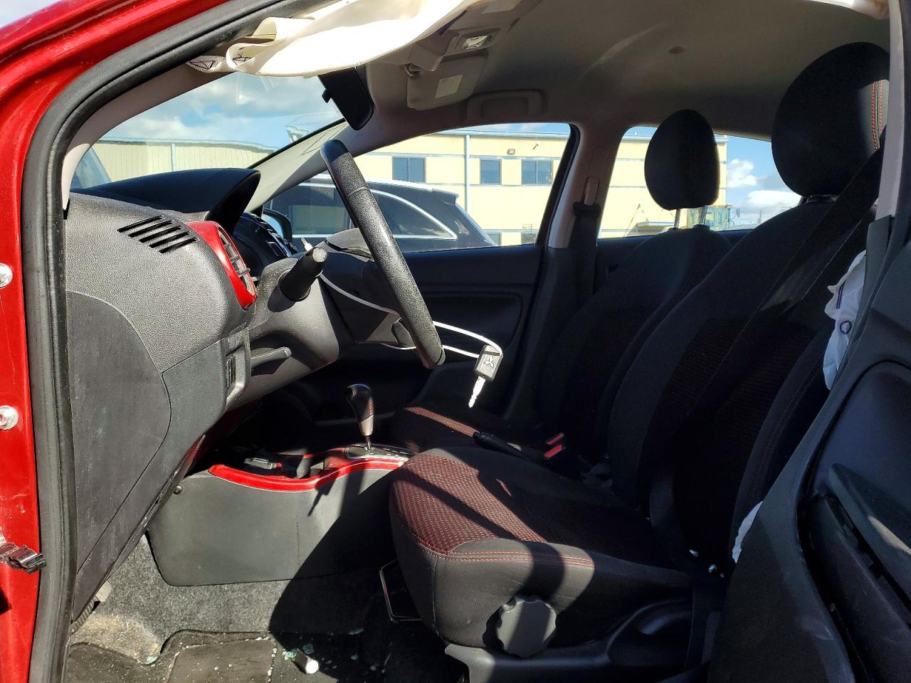 Mitsubishi Mirage Le