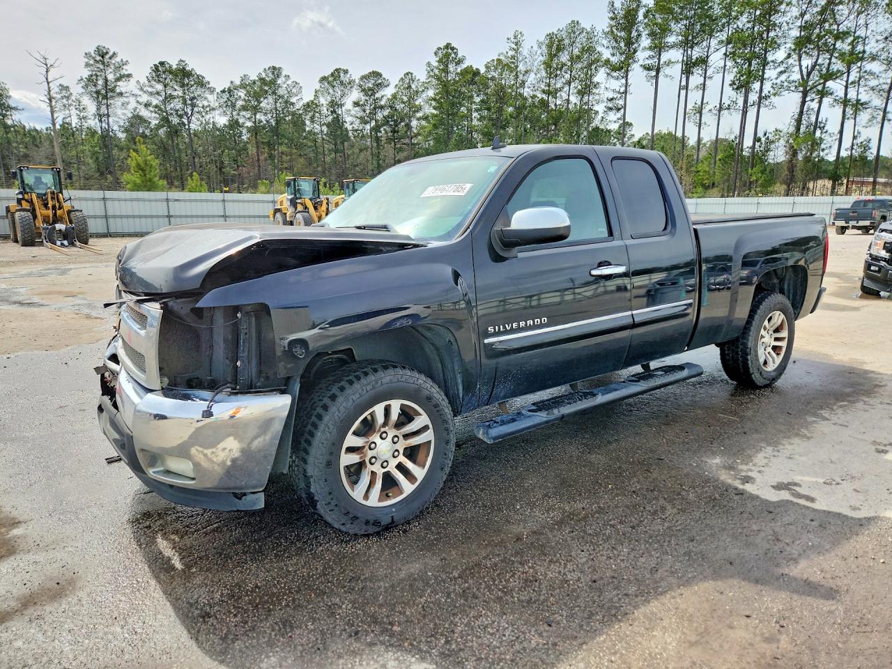 Salvage Chevrolet Silverado Image