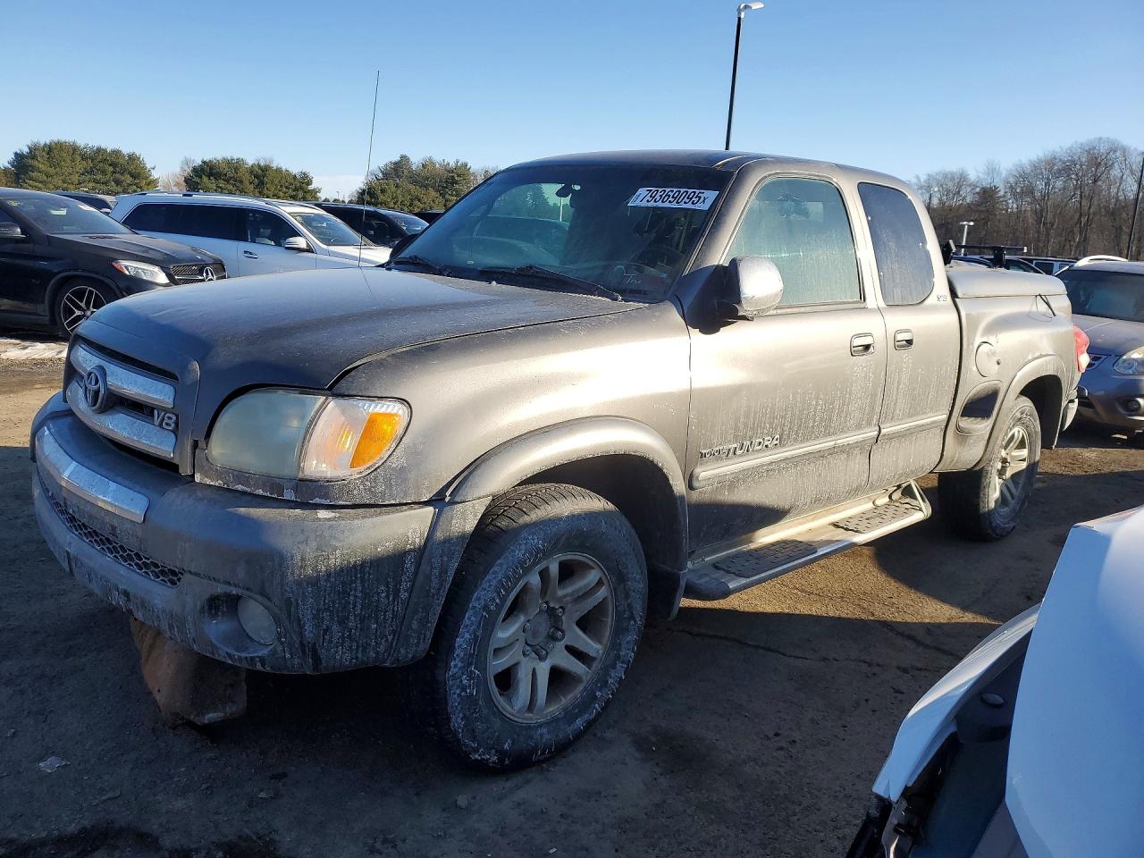 Salvage Toyota Tundra Image