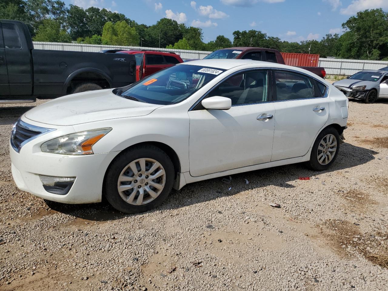 Salvage Nissan Altima Image