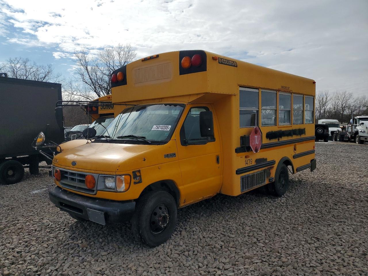 Ford Econoline E350 Super Duty Cutaway Van