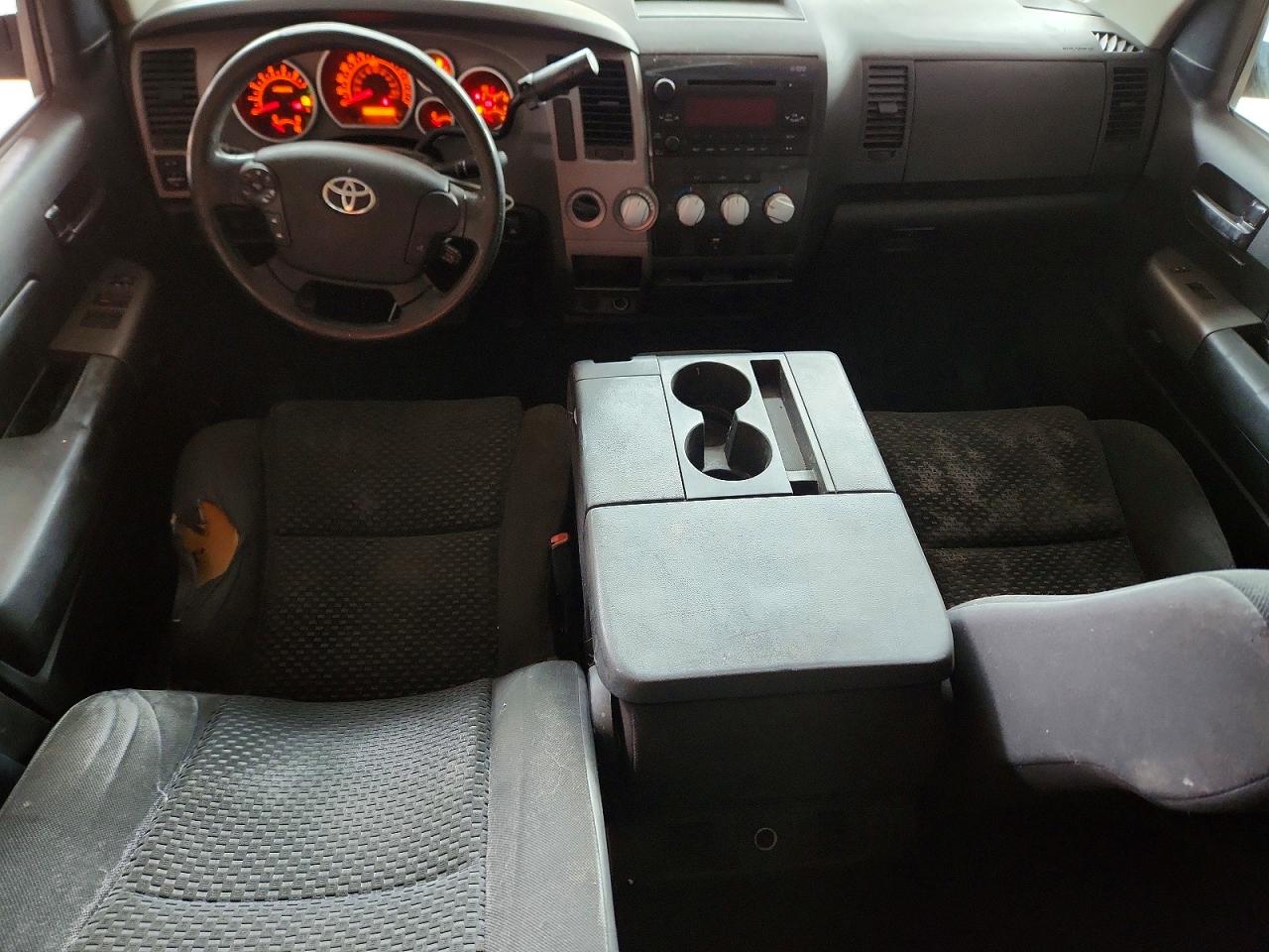 Toyota Tundra Crewmax Sr5