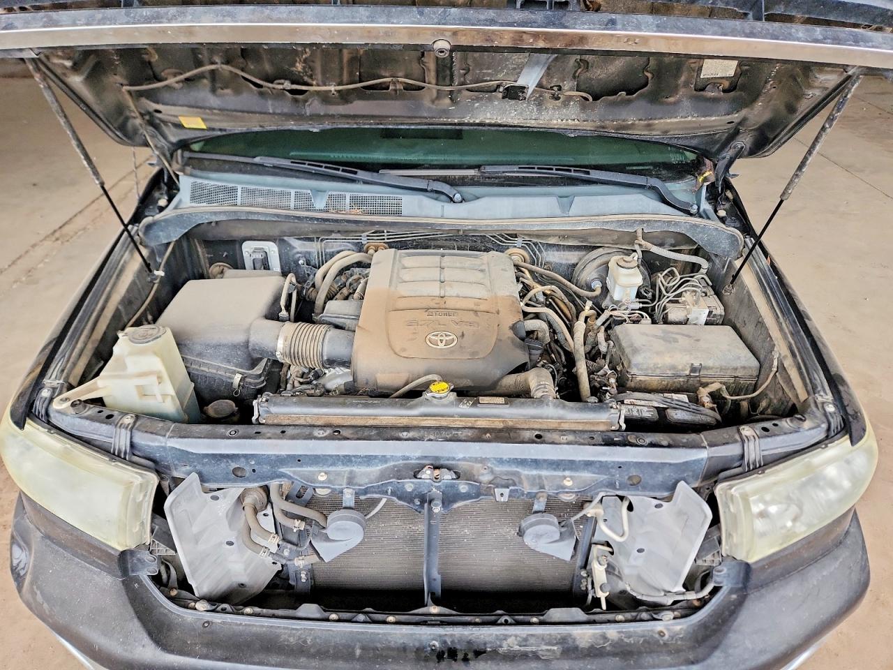 Toyota Tundra Crewmax Sr5