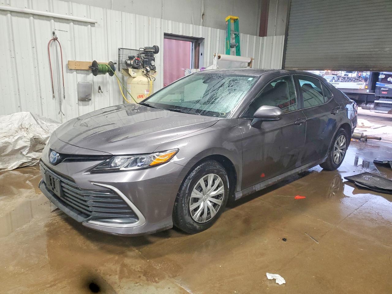Salvage Toyota Camry Image