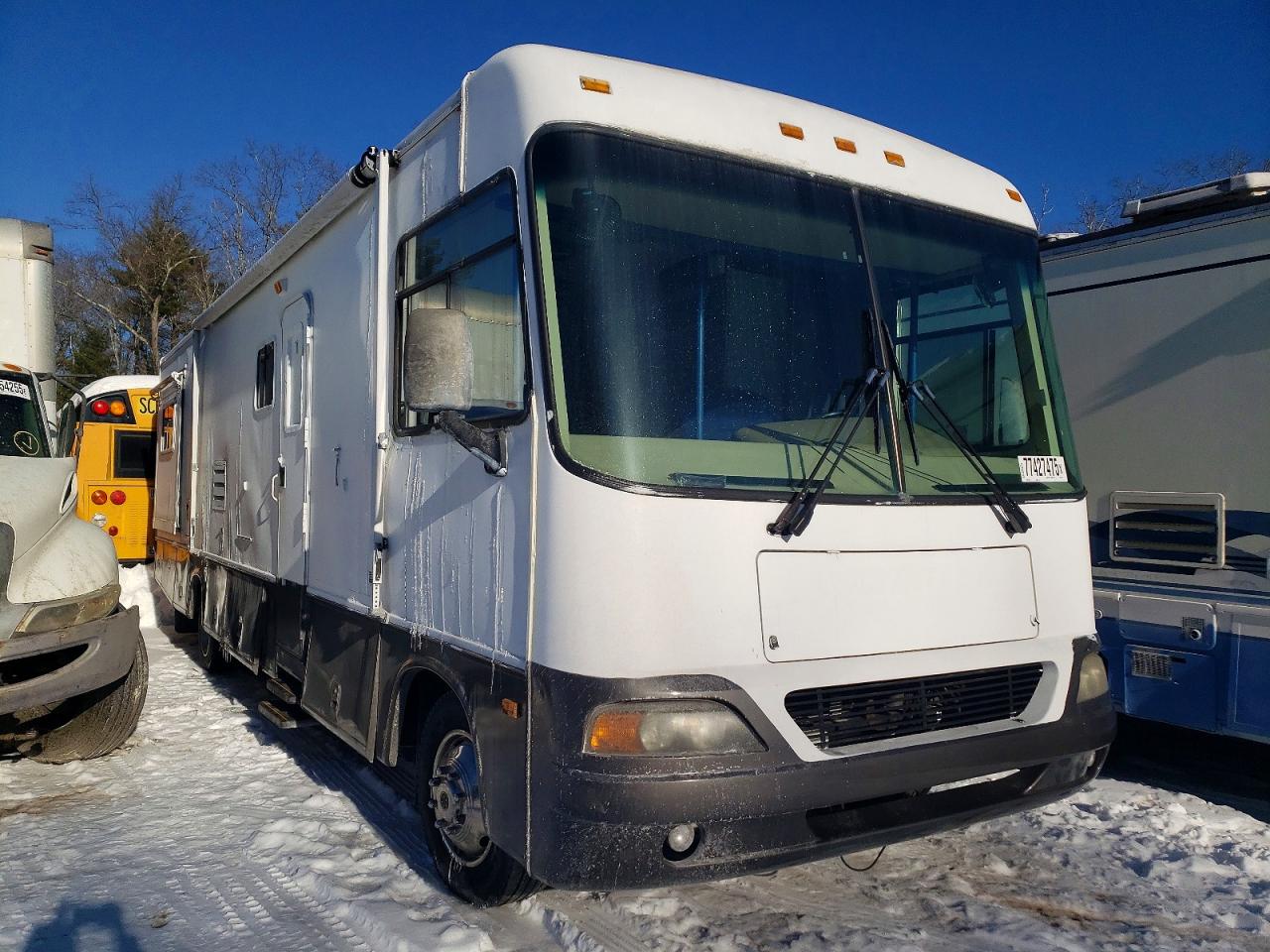 Salvage Ford F-550 Image