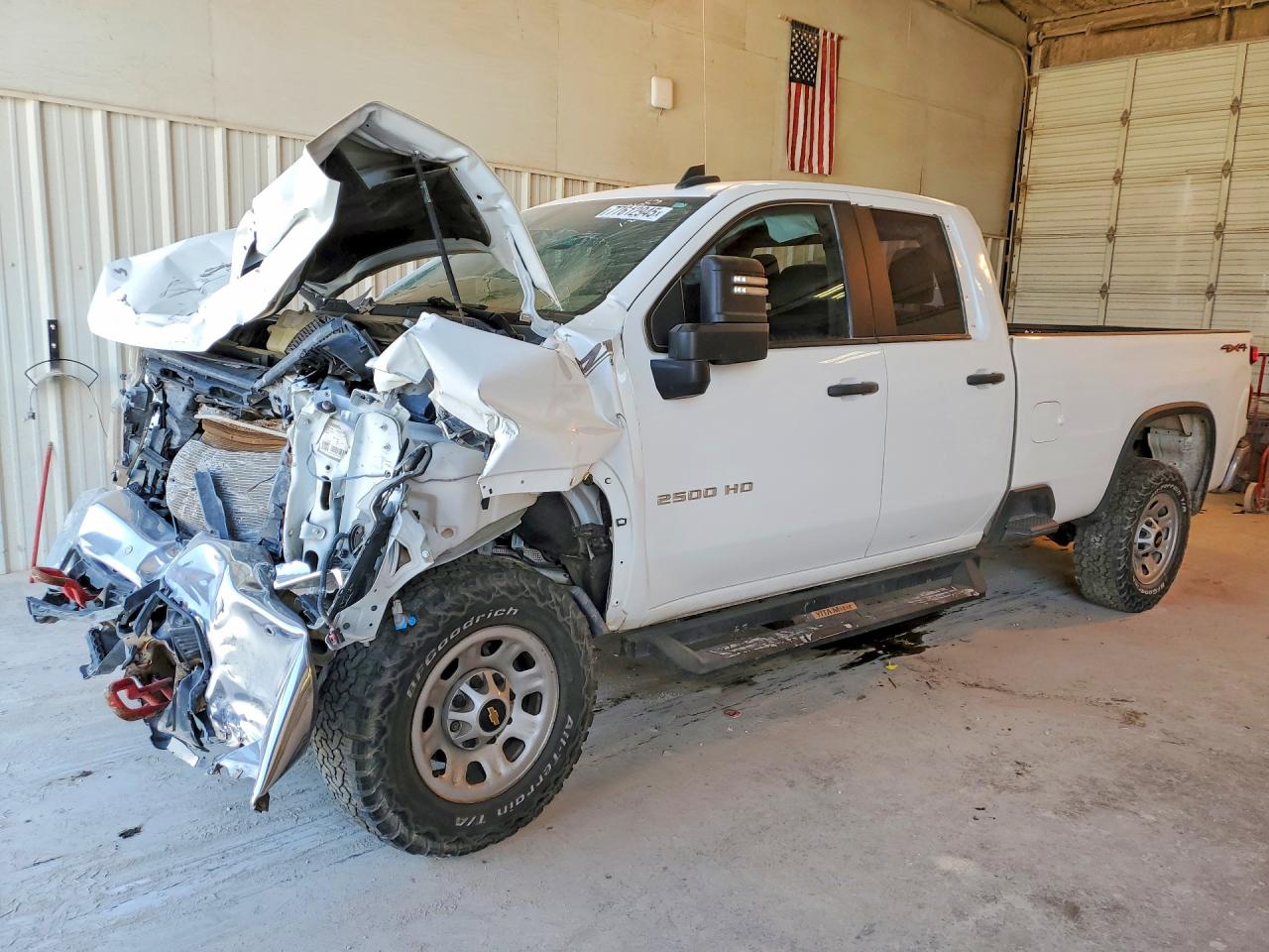 Salvage Chevrolet Silverado Image