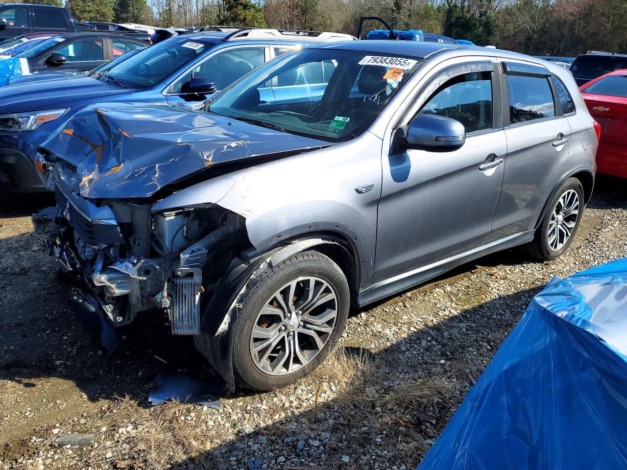 Salvage Mitsubishi Outlander Image
