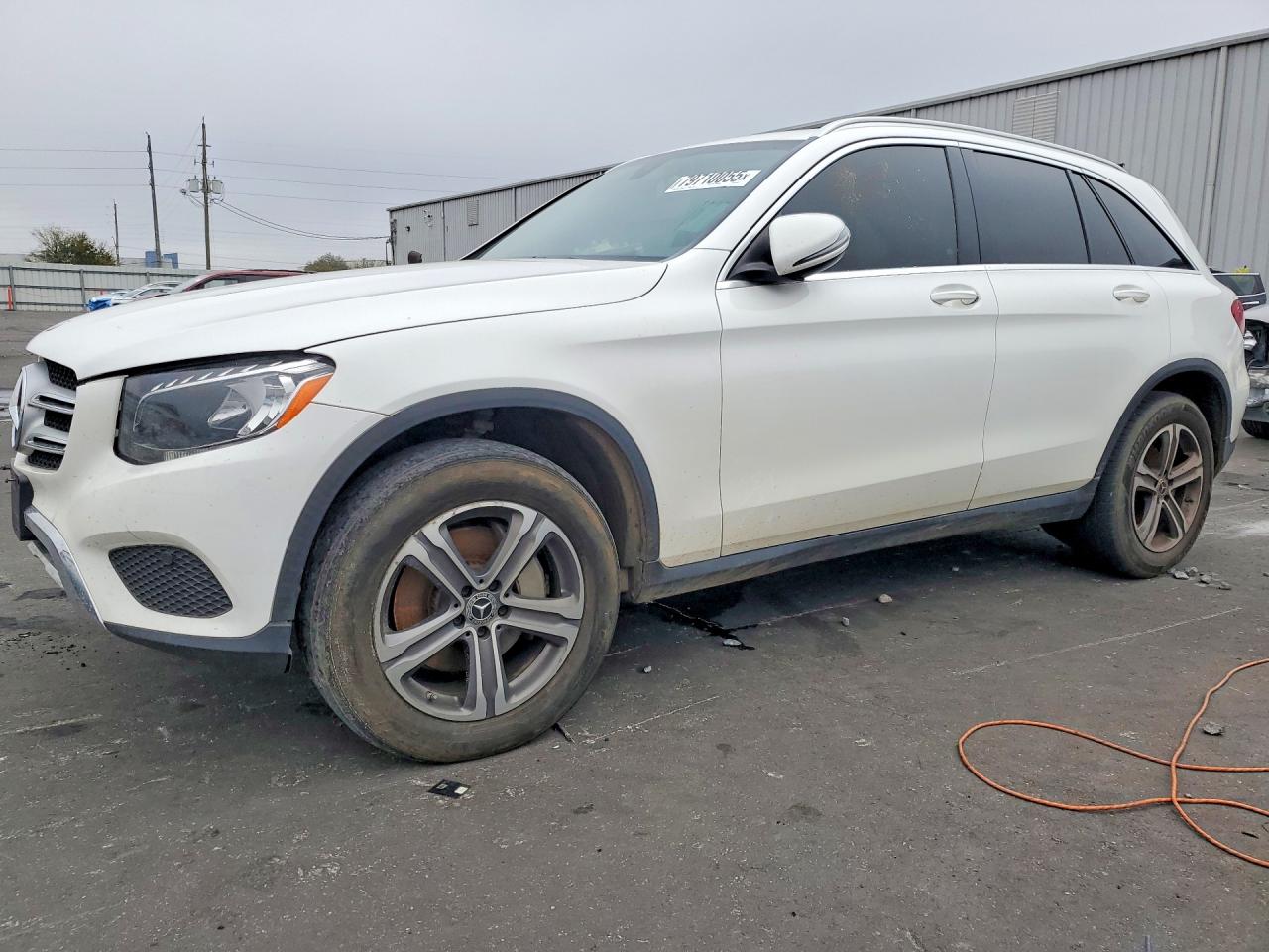 Salvage Mercedes-Benz GLC Image