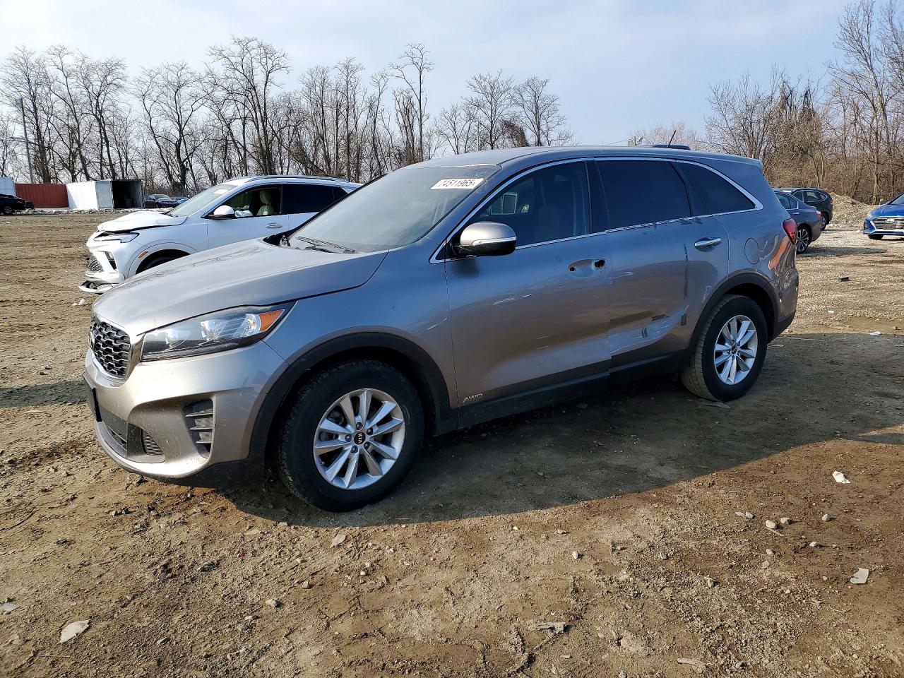 Salvage Kia Sorento Image