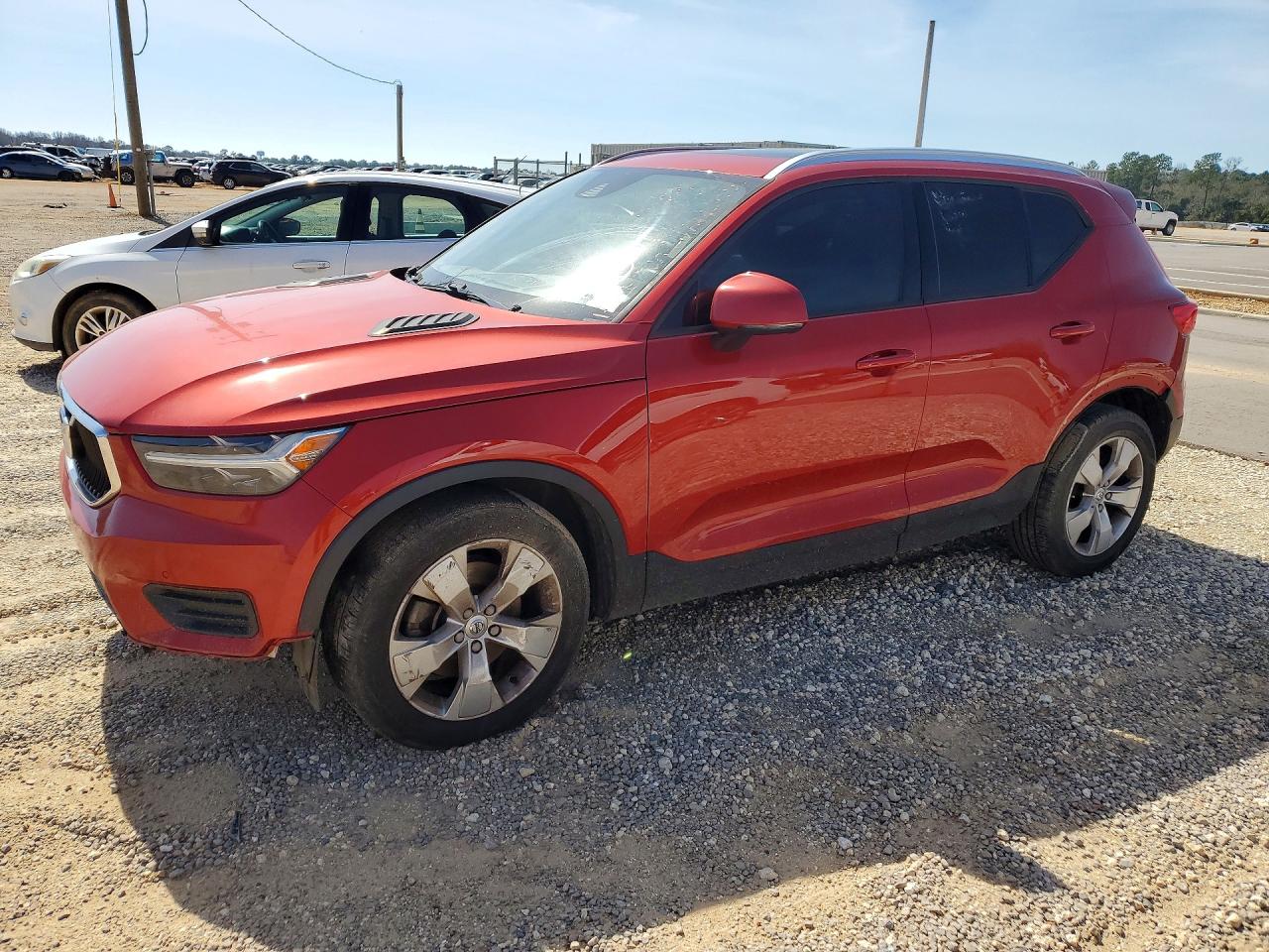 Salvage Volvo XC40 Image