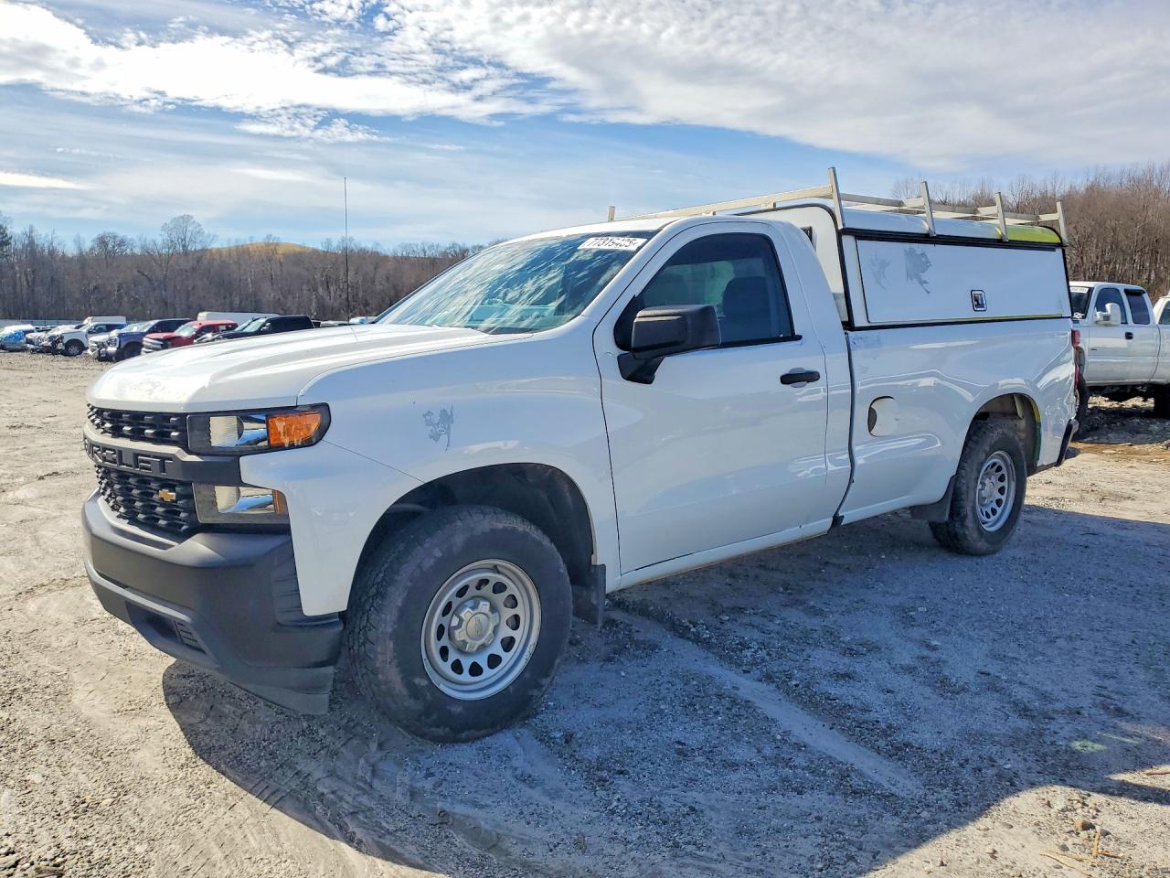 Salvage Chevrolet Silverado Image