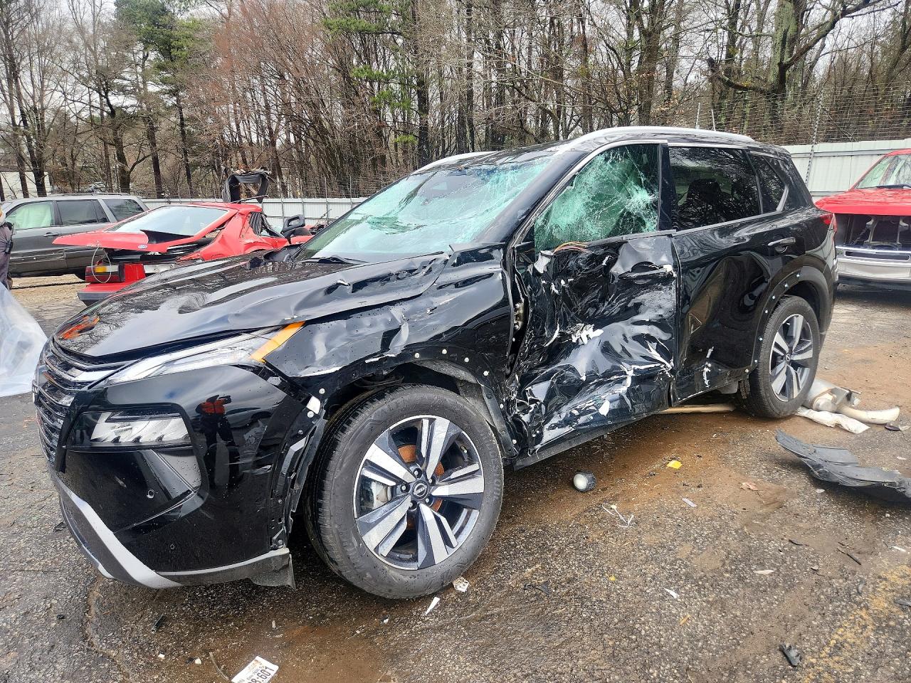 Salvage Nissan Rogue Image