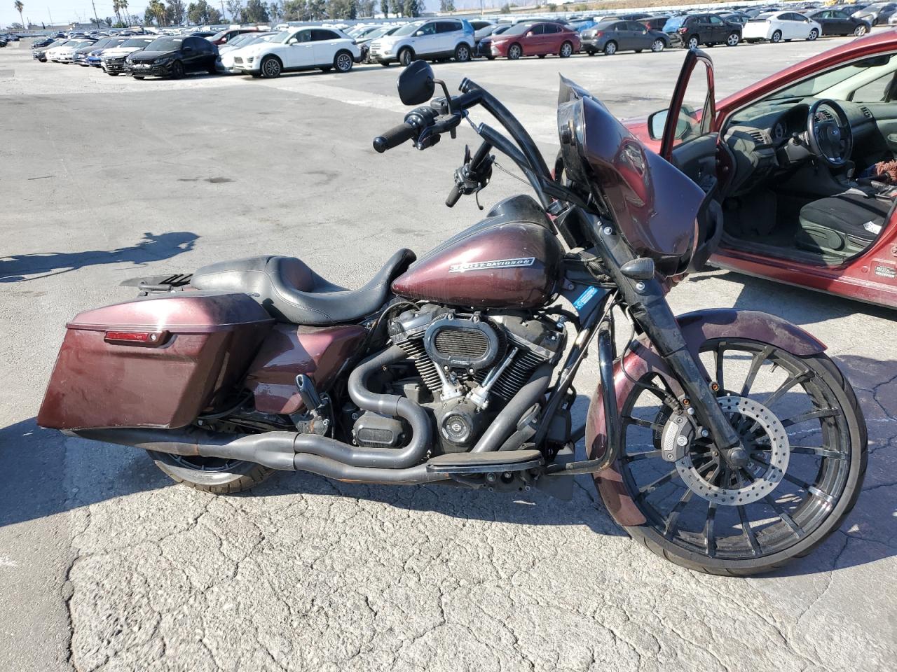 Salvage Harley-Davidson Fl Image